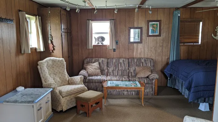 Little Red Cabin Picture 8