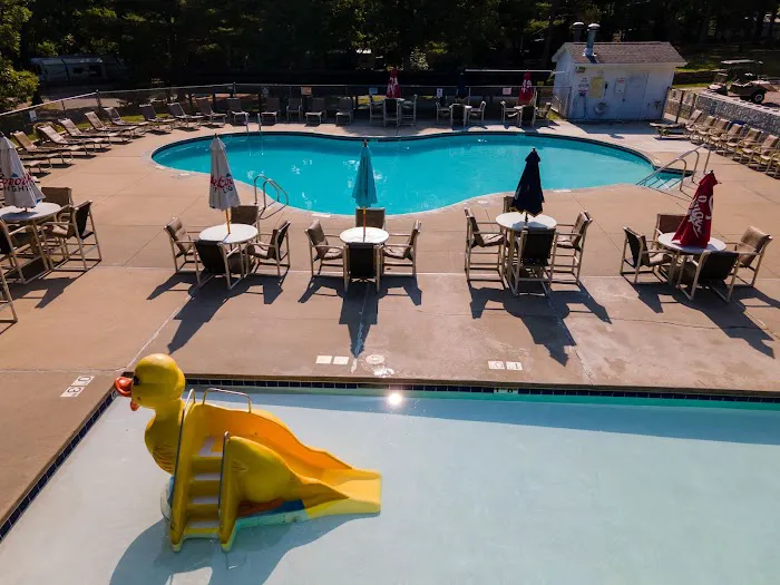 Holiday Shores Campground & Resort Picture 3