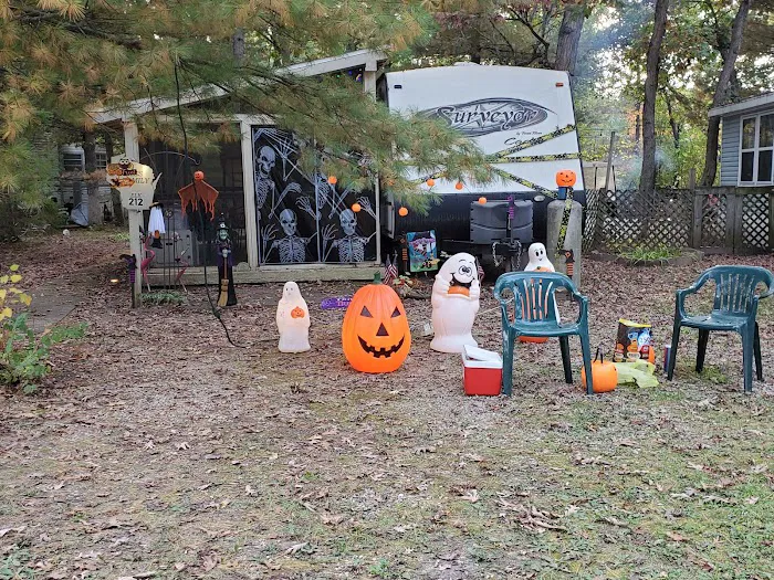 Shangri-La Campground Picture 3