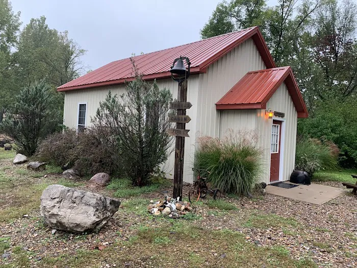 River Valley Lodge & Campground Picture 1