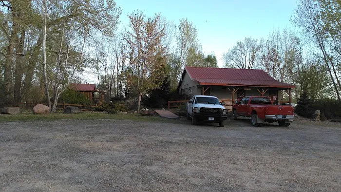 River Valley Lodge & Campground Picture 10