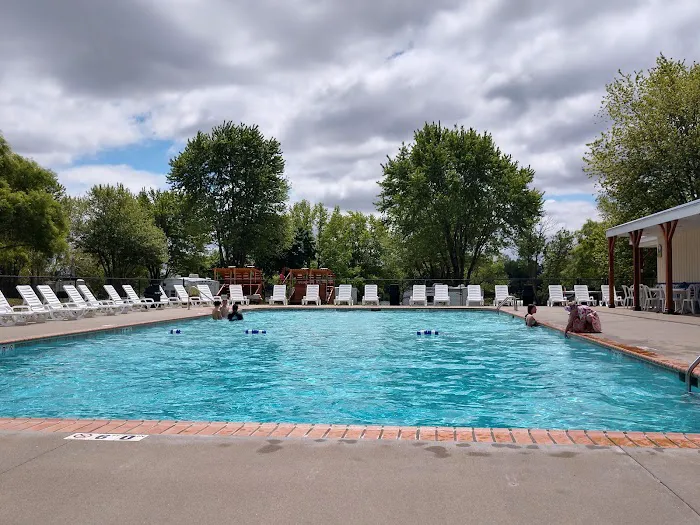 Yogi Bear’s Jellystone Park RV Resort at Pine Lakes Picture 4