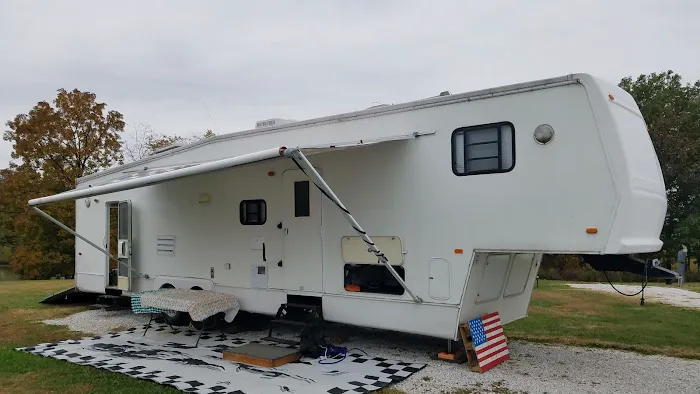 Greenfield Rives Lake Camping Picture 4