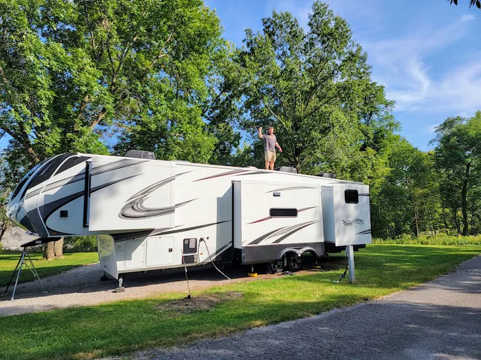 West Overlook Campground Picture 10