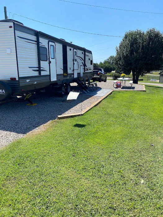 Green Acres RV Park Picture 10