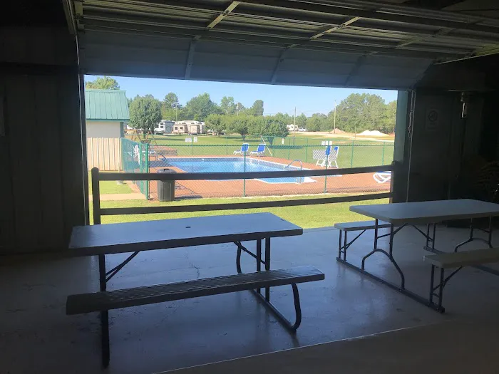 Green Acres RV Park Picture 6