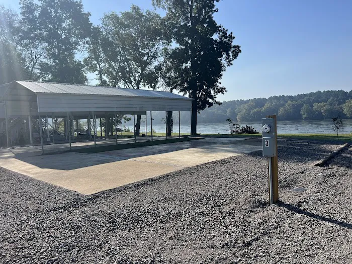 River & Reel Campground Picture 6