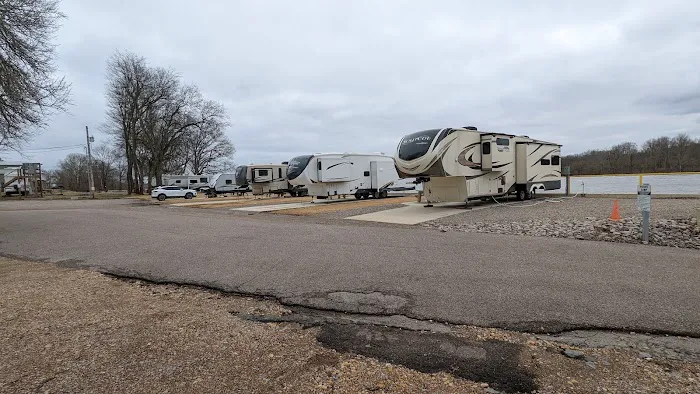 Botel Campground LLC Picture 1