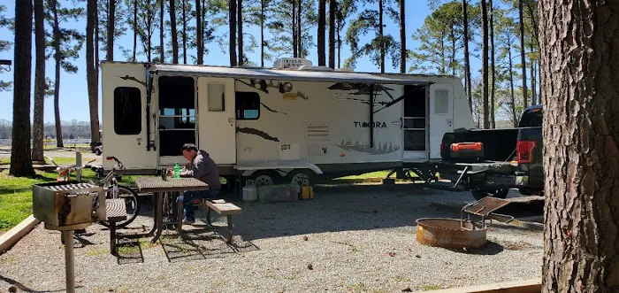 TVA Pickwick Dam Campground Picture 9