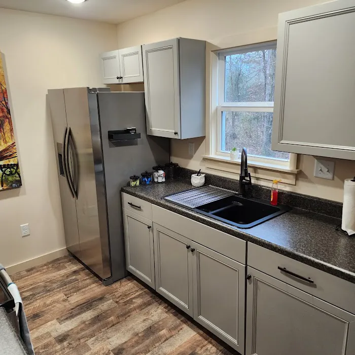 Two Oaks Cabins Picture 3