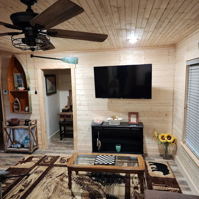 Two Oaks Cabins Picture 4