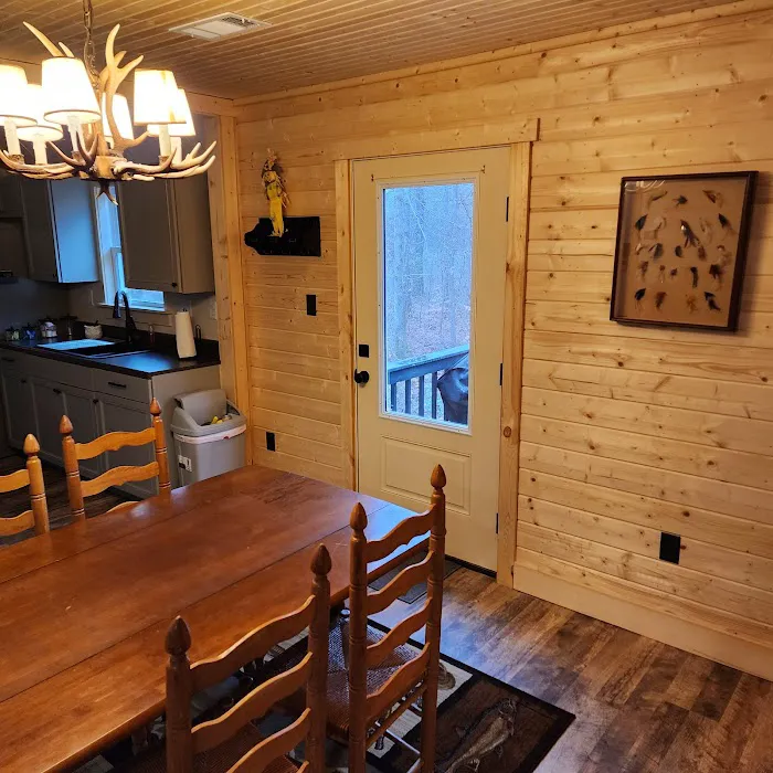 Two Oaks Cabins Picture 2