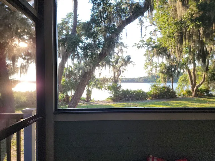 Princess Place cabins Picture 1