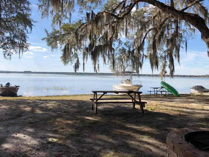 Lake Kerr Rentals at Salt Springs Resort Picture 2