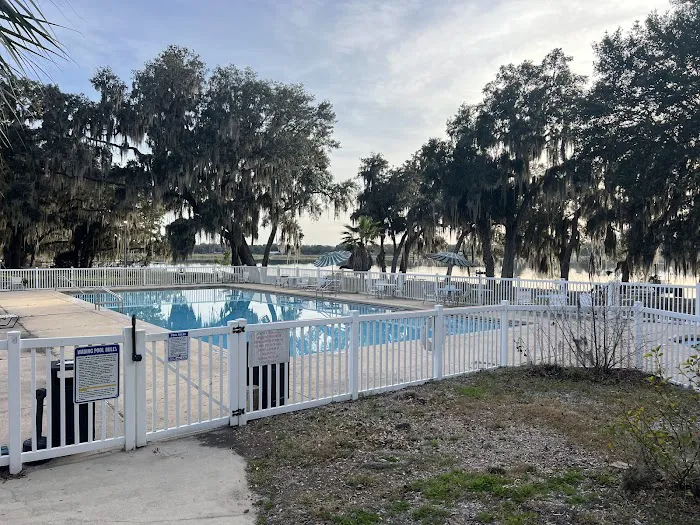 Lake Kerr Rentals at Salt Springs Resort Picture 7