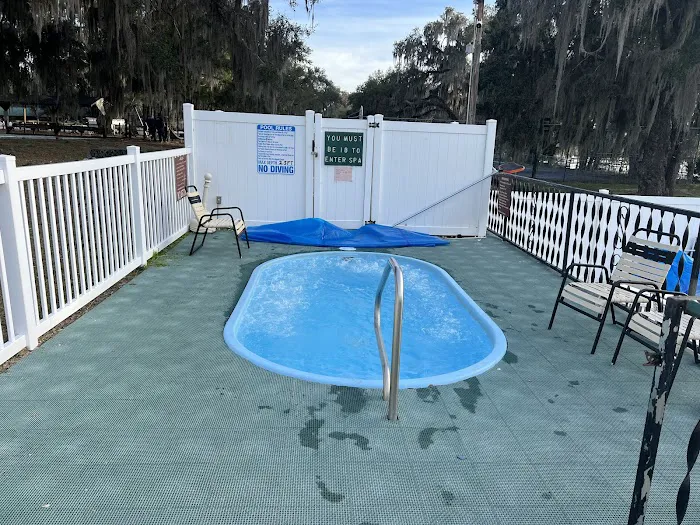 Lake Kerr Rentals at Salt Springs Resort Picture 9