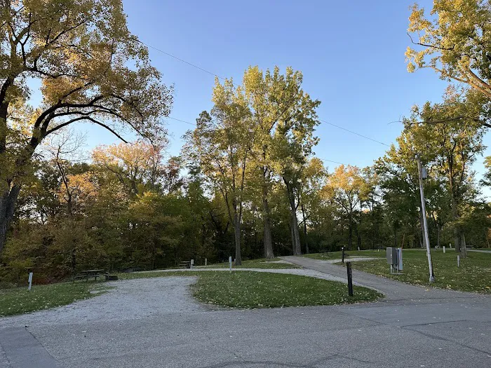 Lake MacBride North Modern Campground Picture 10