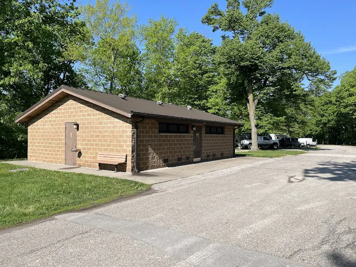 Lake MacBride North Modern Campground Picture 8