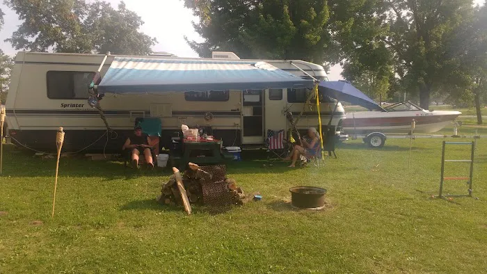 Riverside Park & Campground Picture 1