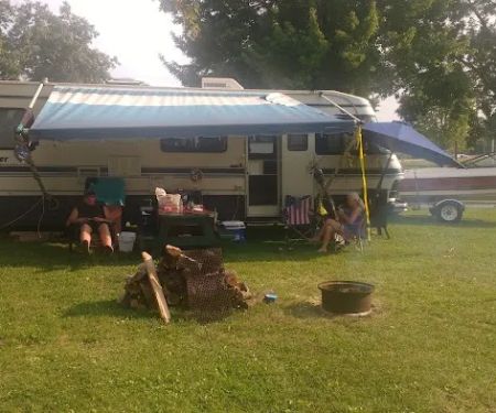 Riverside Park & Campground