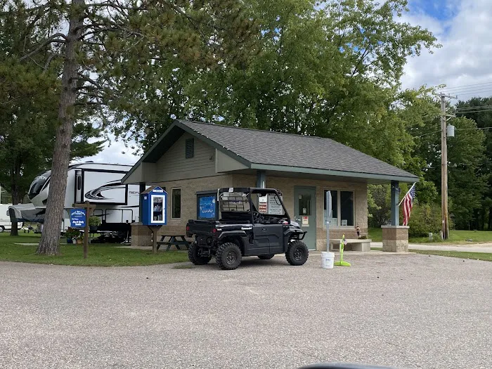 Riverside Park & Campground Picture 10