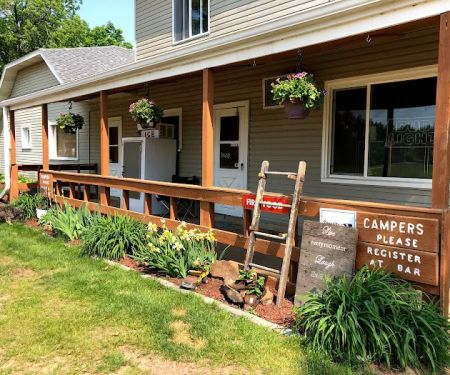 The Rock Camping Resort Bar