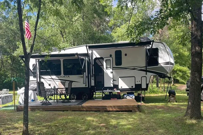 Winding River Campground Picture 6