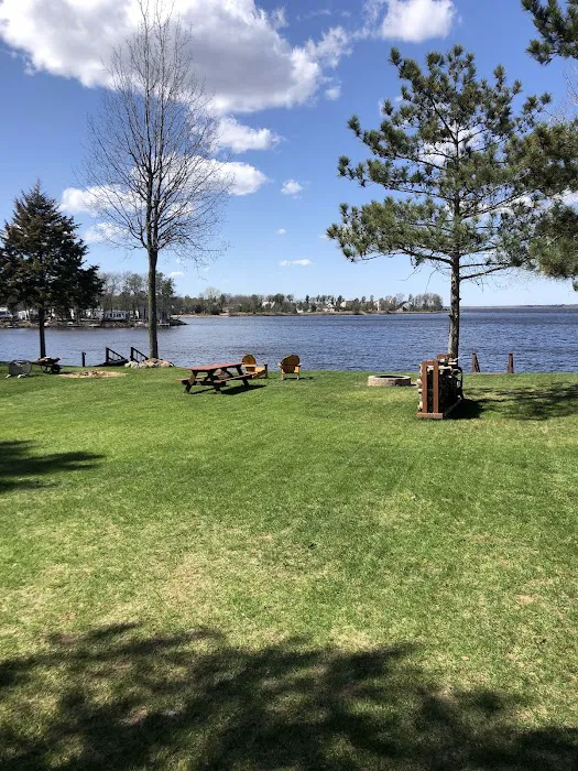 Wisco Cottage Rental Picture 5