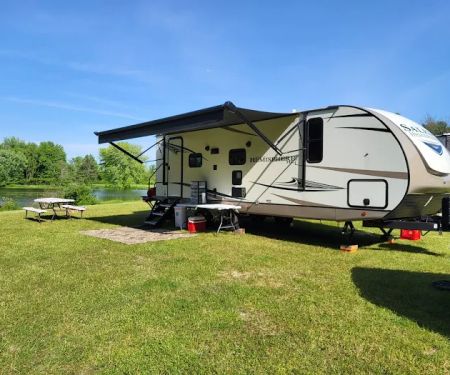 Hucklberry Acres Campground & Huck's Sports Grill