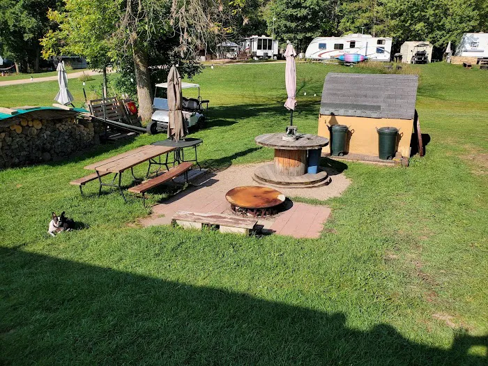 Hucklberry Acres Campground & Huck's Sports Grill Picture 9