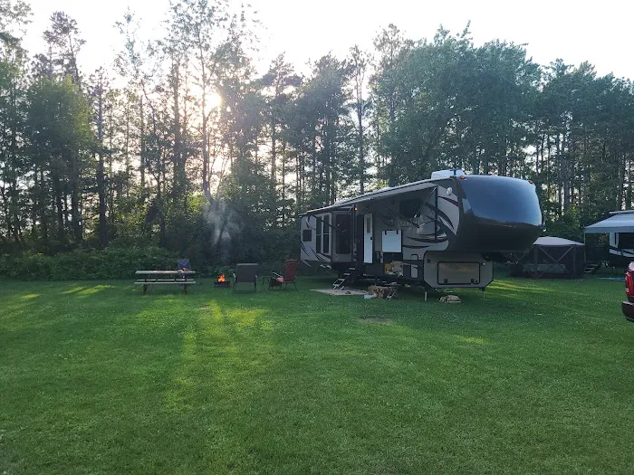 Vista Royalle Campground Ltd Picture 8