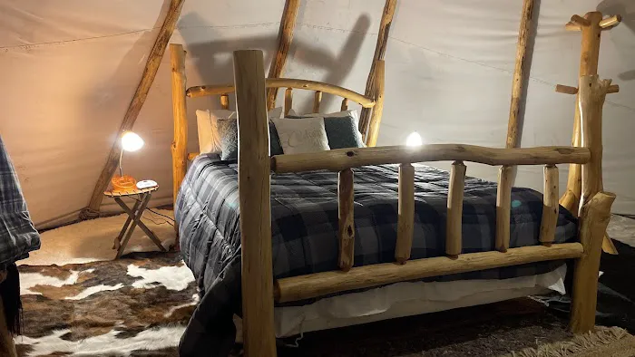 Royal Oaks Legendary Lodging Campground Picture 1