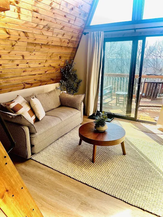 Iron Mountain Cabins Picture 2