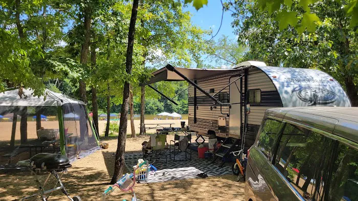 Riversedge Campground Picture 5