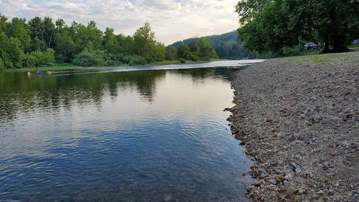 Riversedge Campground Picture 8