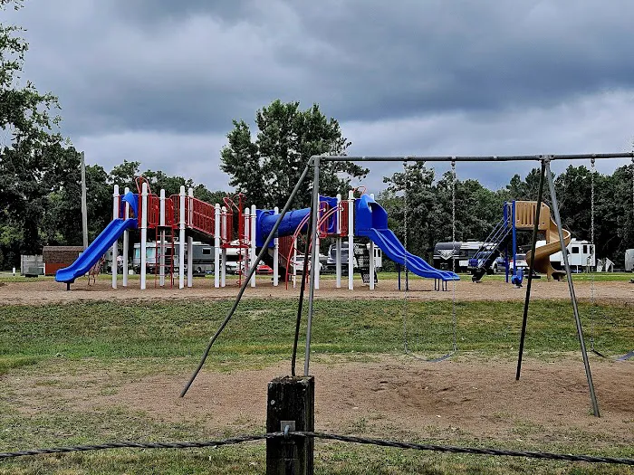 Veterans Memorial Campground Picture 4