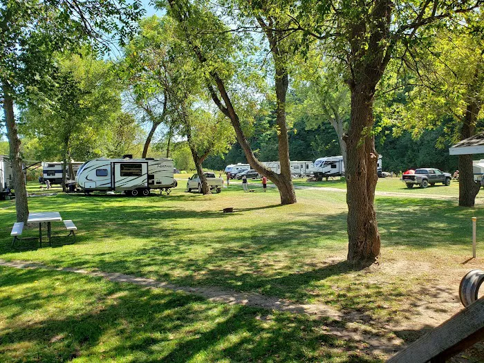 Ehrie Riversedge Campground Picture 8