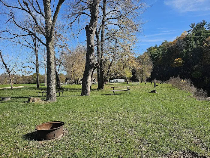 Ehrie Riversedge Campground Picture 5