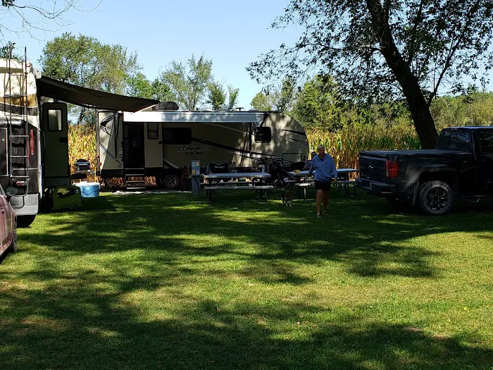Ehrie Riversedge Campground Picture 4