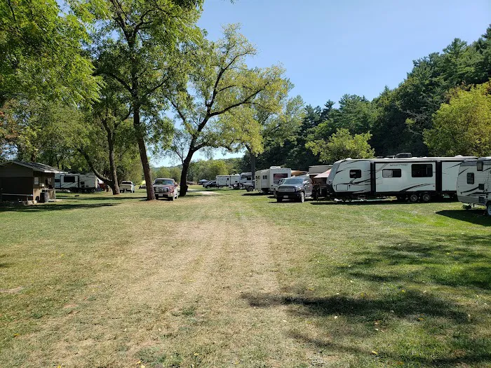 Ehrie Riversedge Campground Picture 6