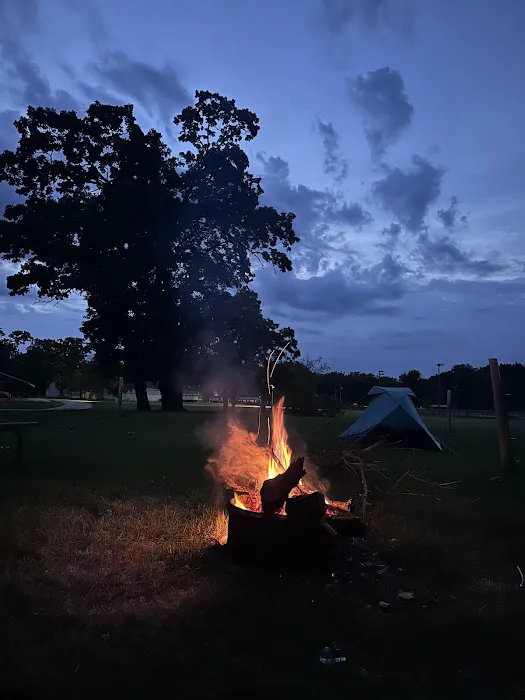 Riverside Park Campground Picture 3