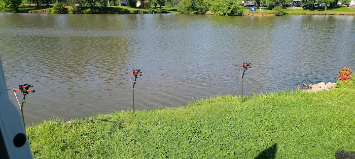 Town & Country Lakes Picture 9