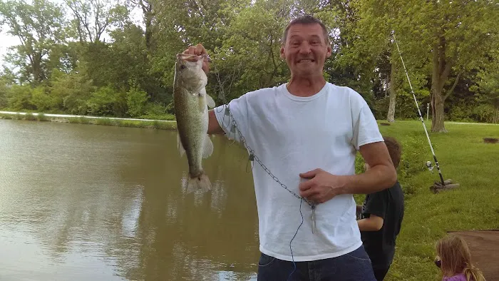 Town & Country Lakes Picture 6