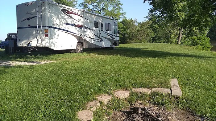 Town & Country Lakes Picture 2