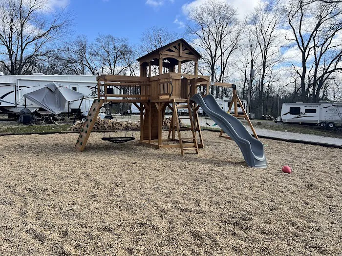 St. Louis RV Park Picture 9