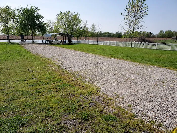 Quiet Countryside Camping Picture 2