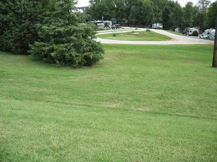 Camelot RV Campground/RV Park Picture 6