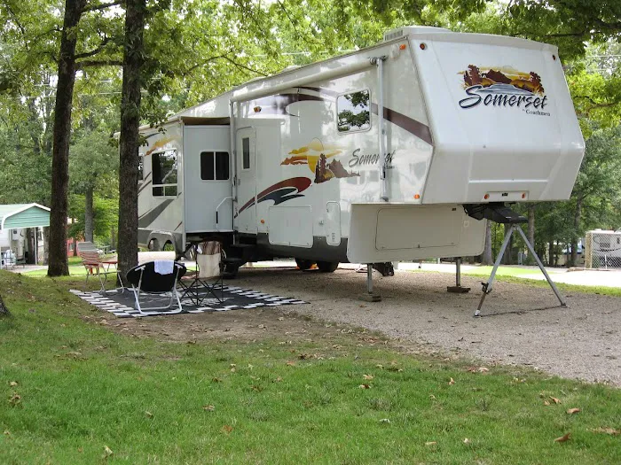 Camelot RV Campground/RV Park Picture 2