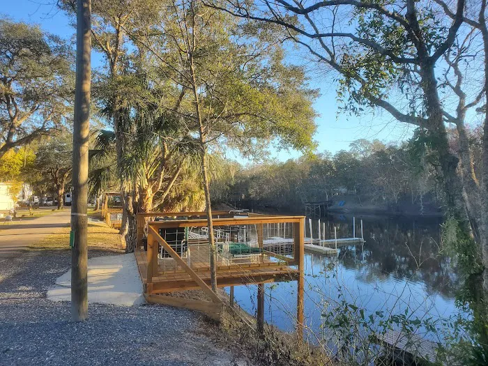 Suwannee River Bend RV Park Picture 7