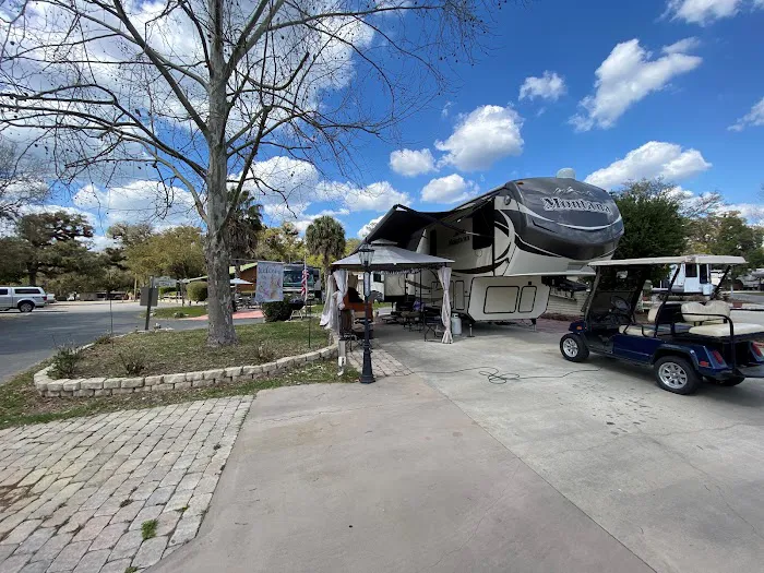 JazzyPigs Wilderness Refuge Picture 6